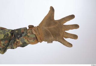 Photos Frankie Perry Army KSK Recon Germany gloves hand 0003.jpg